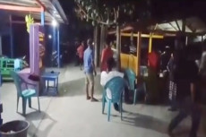 Adu Jotos Antara Pendukung...