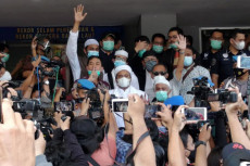 Habib Rizieq Tersangka,...