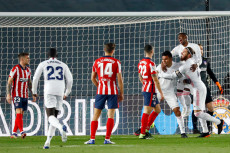 Real Madrid Kalahkan...