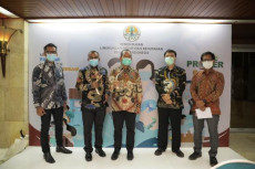 Terapkan Standar Tinggi,...
