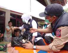 Tinjau Banjir di Pamekasan,...