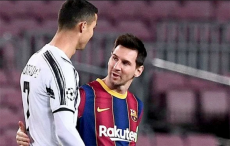 Lionel Messi Kirim Isyarat...