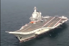 Kapal Induk China Menuju...