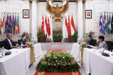 Bertemu di Jakarta,...