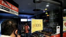 Perhatian! Mini Market...
