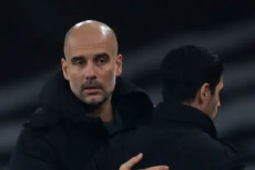 Guardiola Tetap Bela...