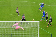 Rusak Asa Newcastle,...
