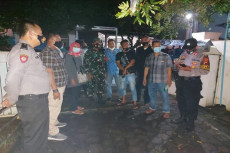 2 Bocah Terpeleset dan...