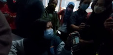 Tangis Ibunda Dinda...