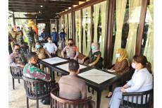 Viral Kerumunan Pengunjung,...