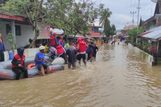 Banjir dan Longsor Terjang...