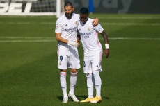 Cari Pengganti Aubameyang,...
