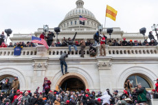 Pendukungnya Serbu Capitol,...