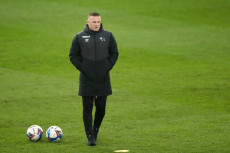 Rooney Pensiun, Gerrard...