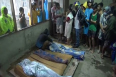 Tertidur di Kamar, Ayah-Ibu...