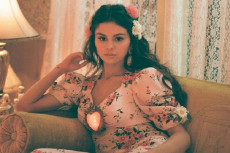 Selena Gomez Bicarakan...