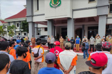 Bupati Pinrang Pimpin...
