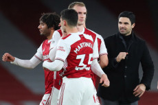 Arsenal Bantai Newcastle,...
