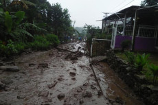 900 Jiwa Terdampak Banjir...
