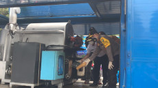 Polda Metro Jaya Musnahkan...