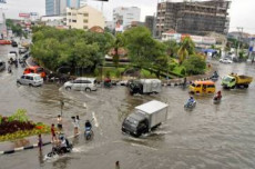 Jalan Wolter Monginsidi...