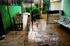 Terendam Banjir, Puskesmas...