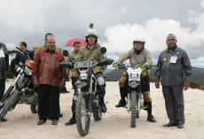 Jalan Trans-Papua, Pembangunan...