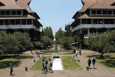 2.742 Mahasiswa ITB...