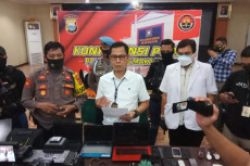 Merampok di Rumah Dosen,...