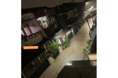 Hujan Deras, Permukiman...