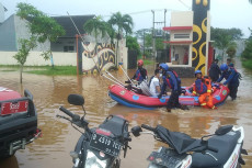 Ketinggian Air Sungai...