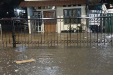 Diguyur Hujan Deras,...