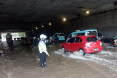 Banjir di Jakarta Belum...