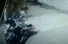 Terekam CCTV, Siswi...