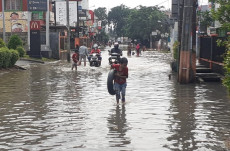 Terendam Banjir, Akses...