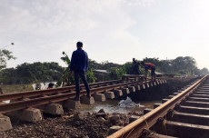 Rel Tergerus Banjir...