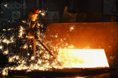 Smelter Nikel Berkontribusi...