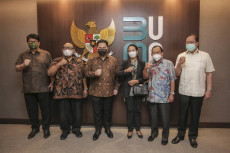 Erick Thohir Kumpulin...