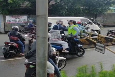 Pengendara Motor Arogan...