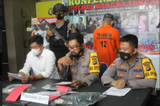 Selamatkan Anak, Lelaki...