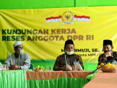 Anggota Komisi Xl DPR...