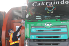 Lewati Tol Tangerang-Merak,...