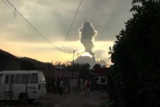 Erupsi Sore Hari, Abu...