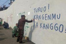 Ulah Iseng Netizen,...