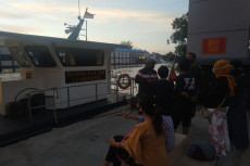 Keluarga Korban Kapal...