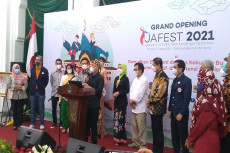 Dukung JaFest, Teten...