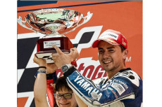 Lorenzo Nyesel Enggak...