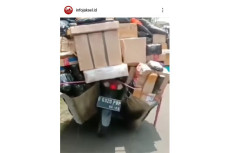 Motor Pembawa Paket...