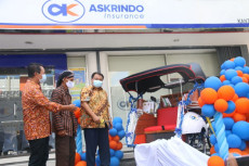 Askrindo Serahkan Bantuan...