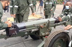 Melihat Bongkar Pasang...